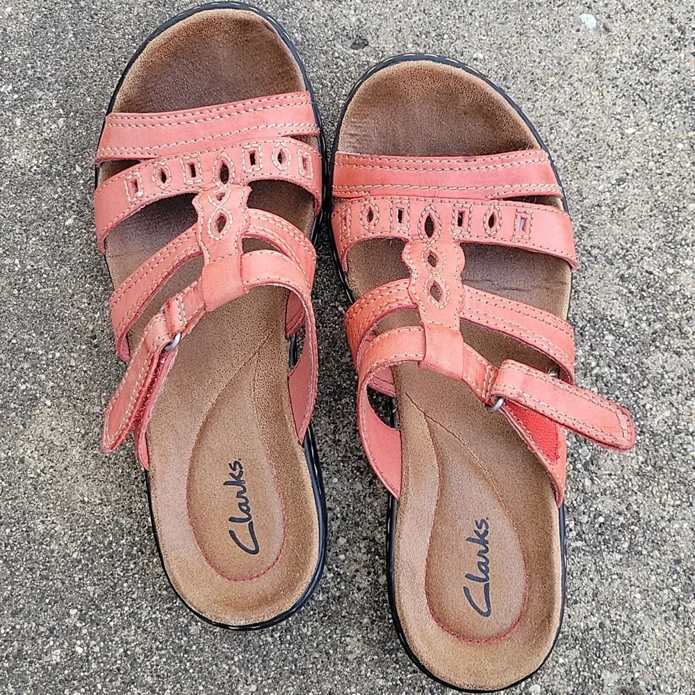 Clarks Leather Salmon Coral Color Strappy Sandal. Women's Size 7 Med. - Picture 3 of 11